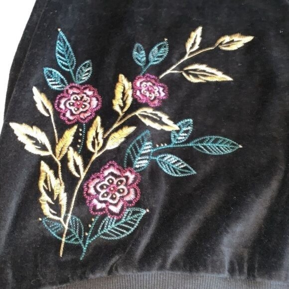 Alfred Dunner Black Velvet Embroidered Floral Sweatshirt Pullover Womens Size L - Picture 7 of 11